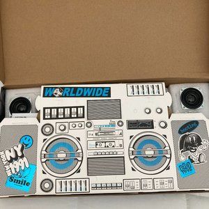 Cardboard boombox - Cotton-on